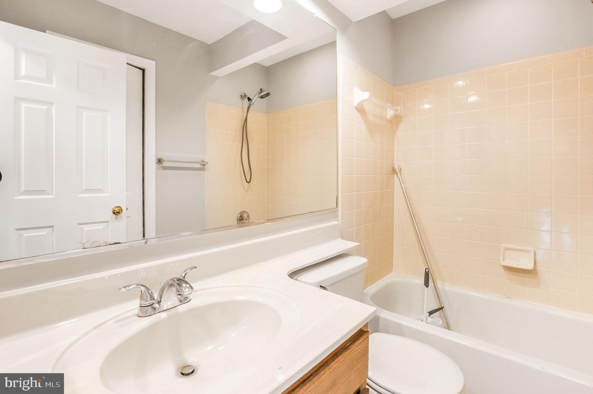 45550 Whitcomb Square Sterling, VA 20166 - Photo 10 of 19