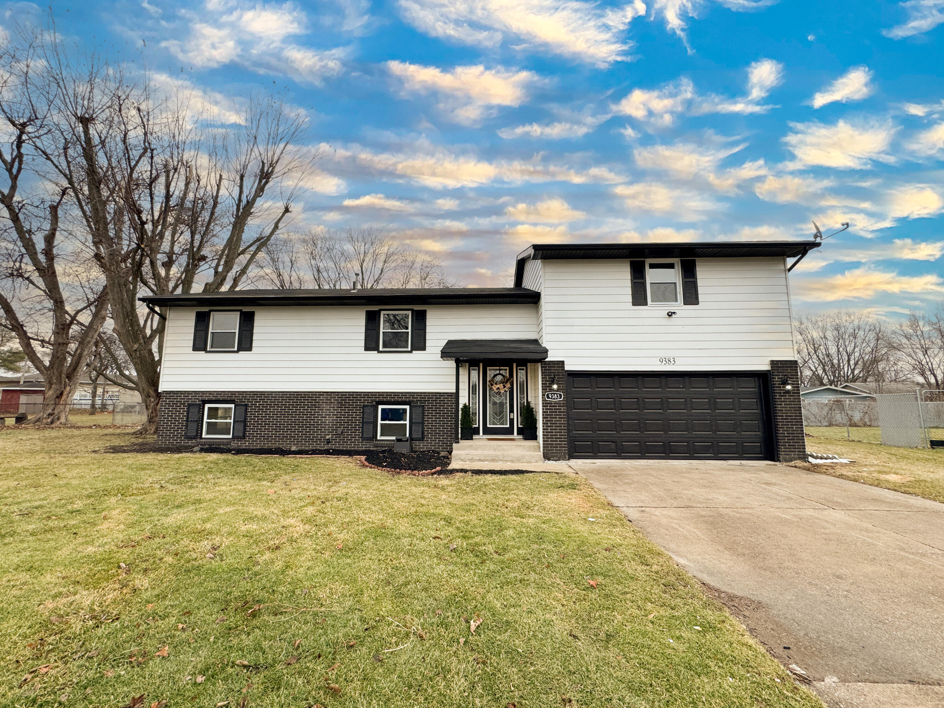 9383 Roosevelt Street Crown Point, IN 46307 - Photo 1 of 19 3000x2250