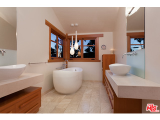 702 Navy Street Santa Monica, CA 90405 - Photo 5 of 12