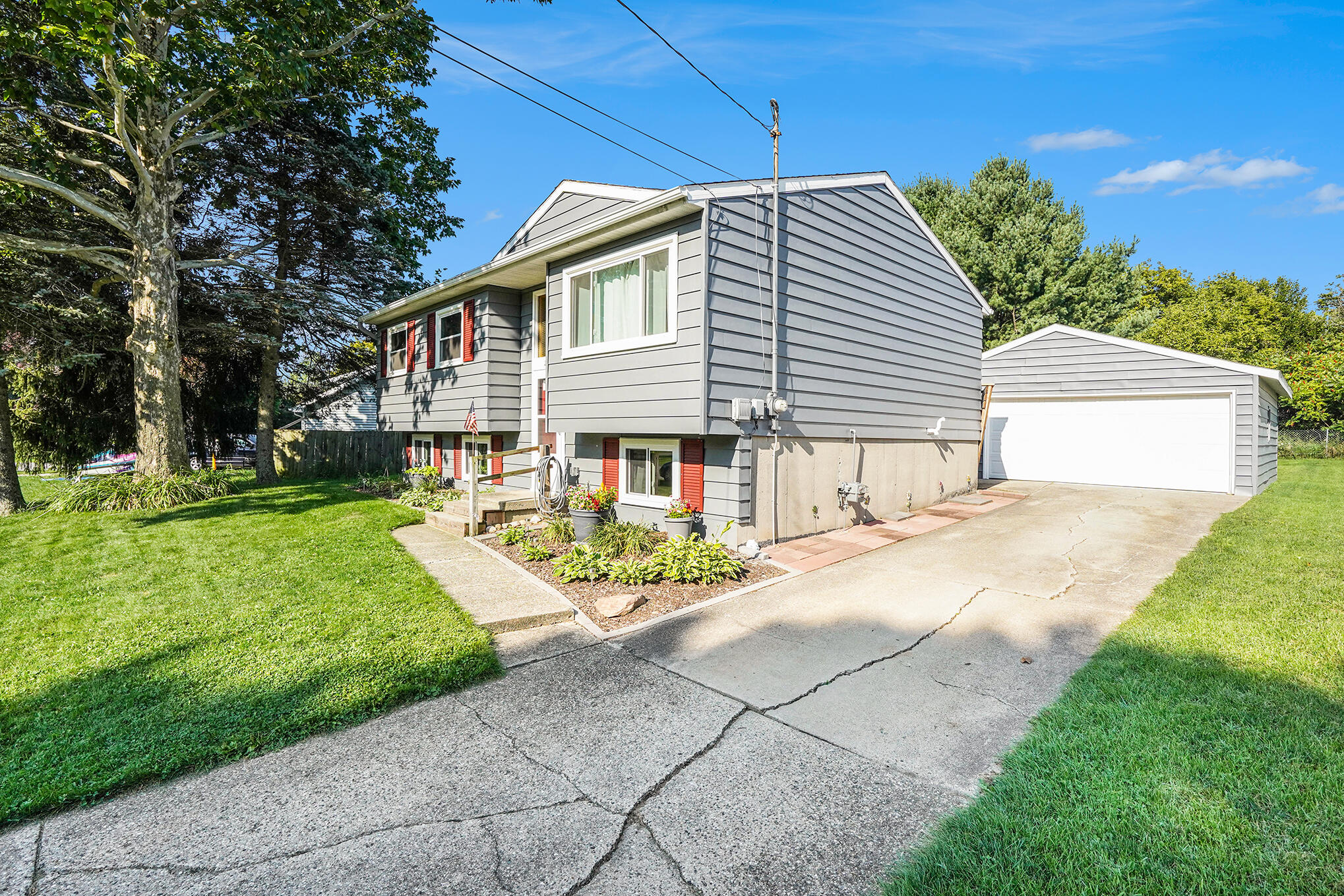 222 Robin Road Middleville, MI 49333 - Photo 2 of 24 Photo Aug 23, 8 41 08 AM