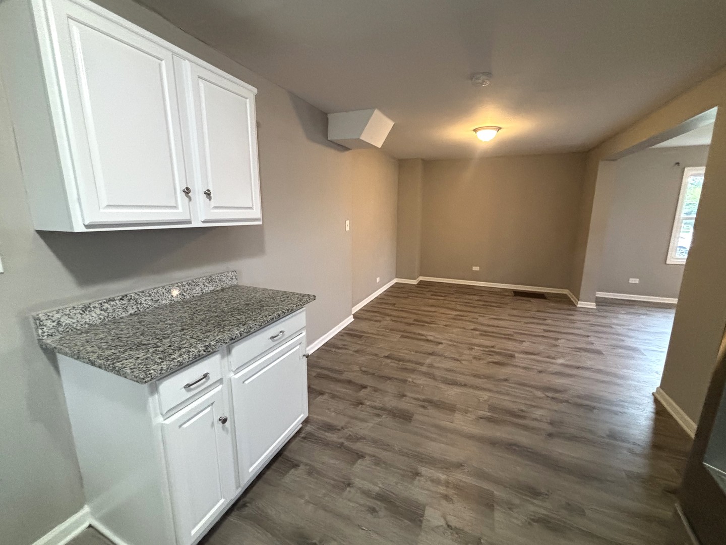 2276 Manchester Road Wheaton, IL 60187 - Photo 5 of 18 Gallery Image 5