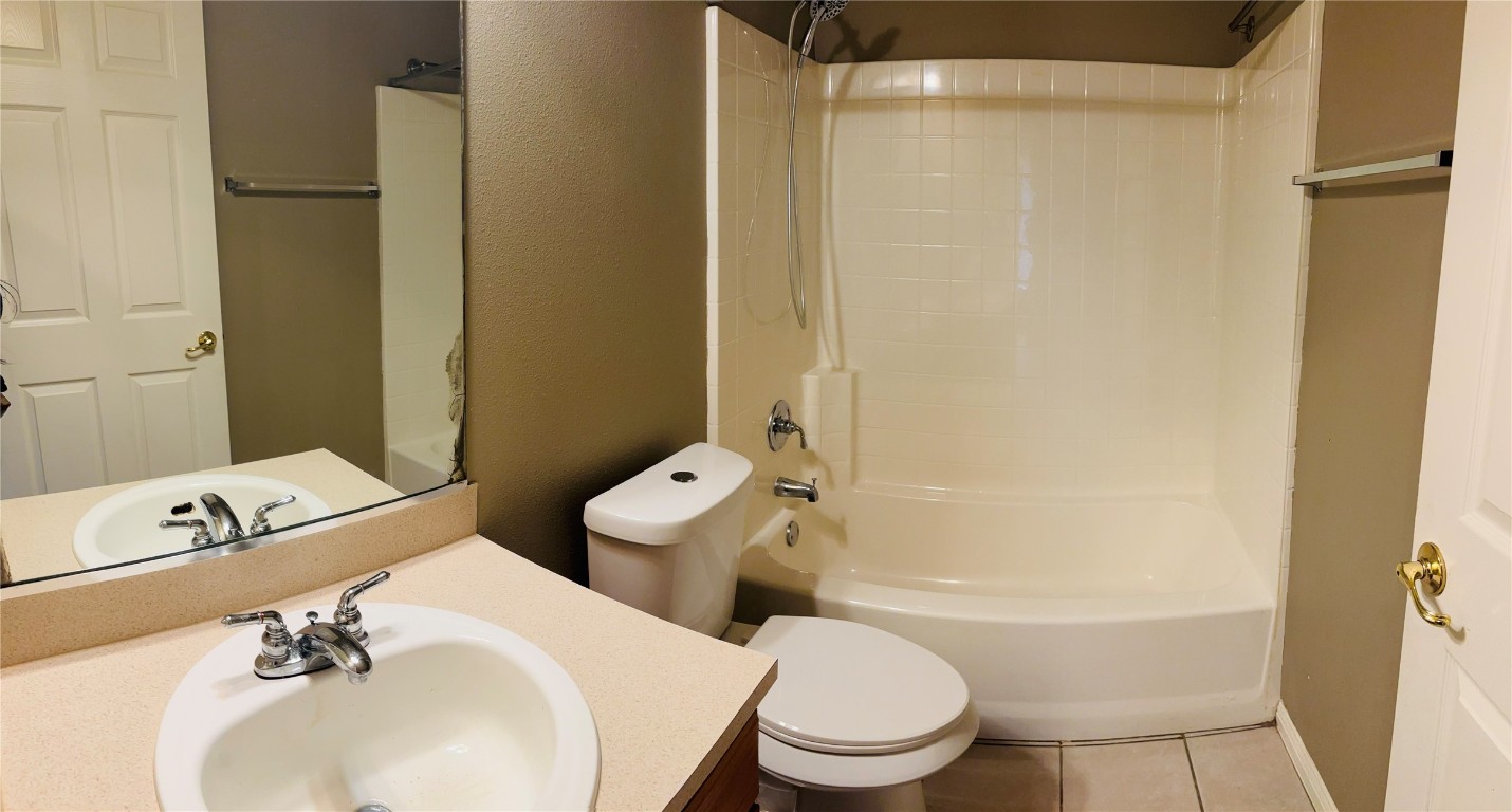 5624 Toscana Avenue Austin, TX 78724 - Photo 22 of 31 Full Bath #2 of 2