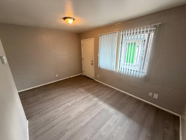 $695 | 6802 West Glendale Avenue, Unit 8, Glendale, AZ 85303