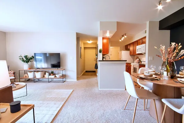 $2,424 | 4223 Windrift Drive, Unit 3C, Aurora, IL 60504