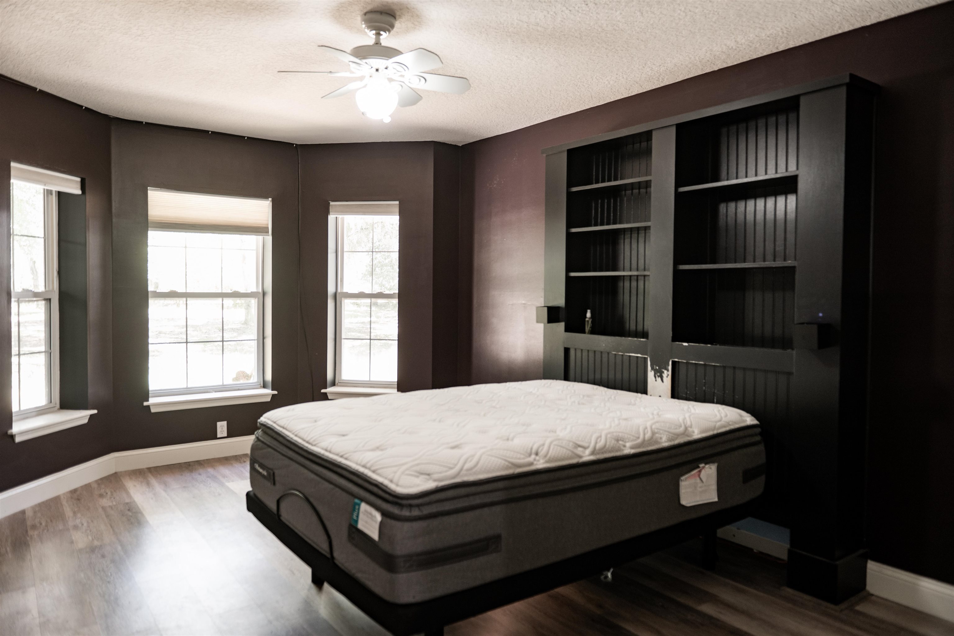 2950 Kings Road St. Augustine, FL 32086 - Photo 31 of 42 a bed sitting in a spacious bedroom next to a window