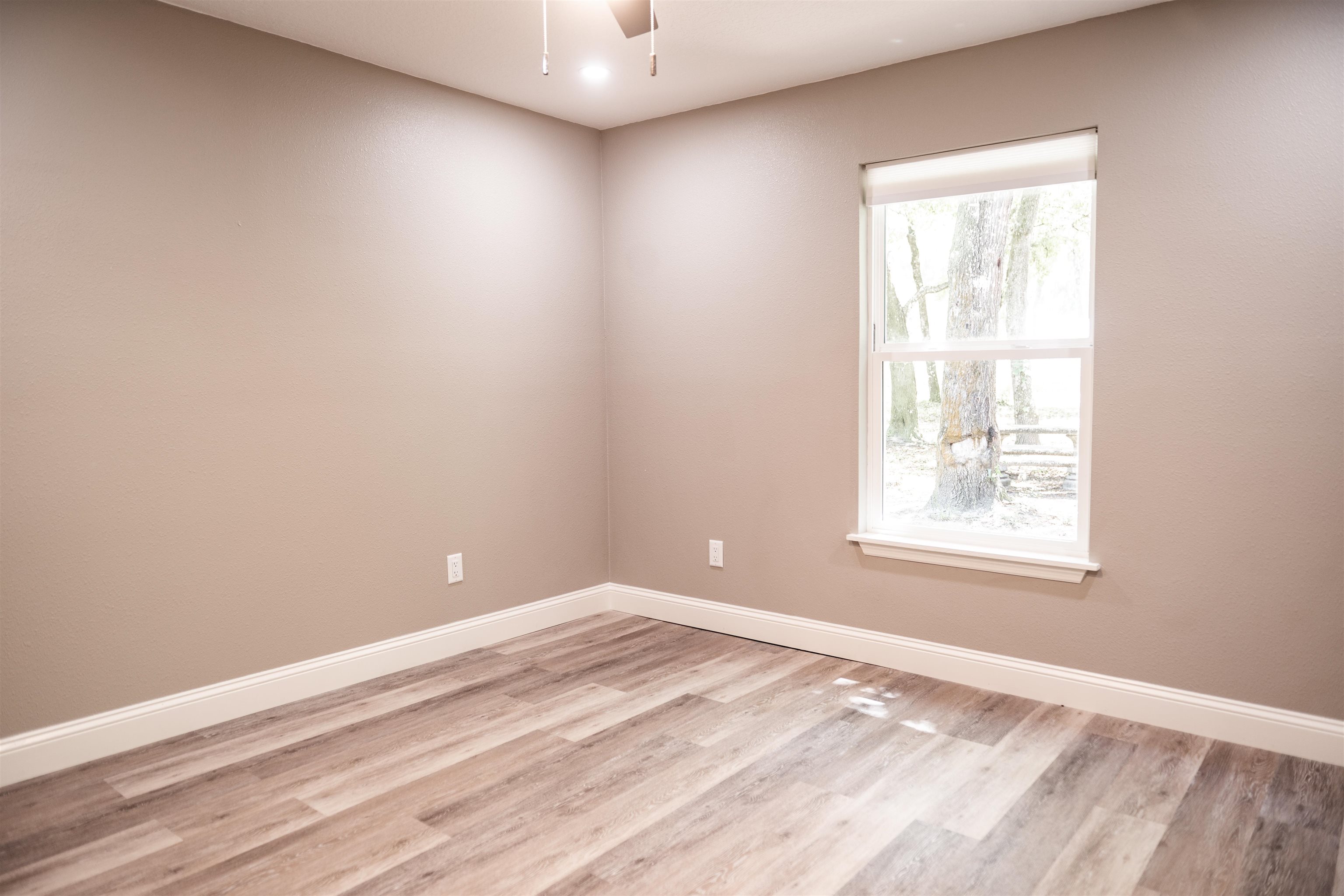 2950 Kings Road St. Augustine, FL 32086 - Photo 38 of 42 an empty room with a window