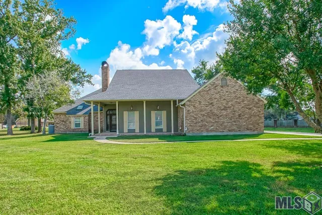 $460,000 | 1930 South Houmas Avenue, Gonzales, LA 70737