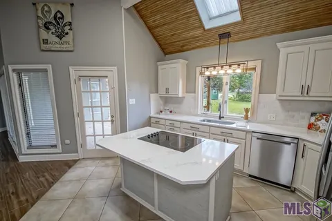 $460,000 | 1930 South Houmas Avenue, Gonzales, LA 70737