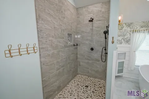 $460,000 | 1930 South Houmas Avenue, Gonzales, LA 70737