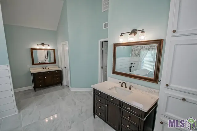 $460,000 | 1930 South Houmas Avenue, Gonzales, LA 70737