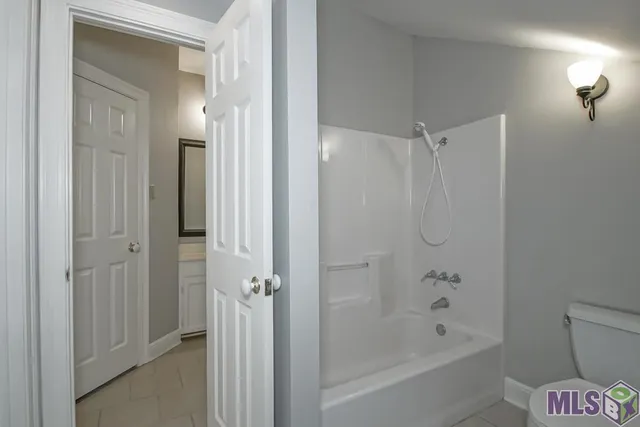 $460,000 | 1930 South Houmas Avenue, Gonzales, LA 70737