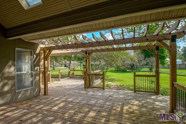 $460,000 | 1930 South Houmas Avenue, Gonzales, LA 70737