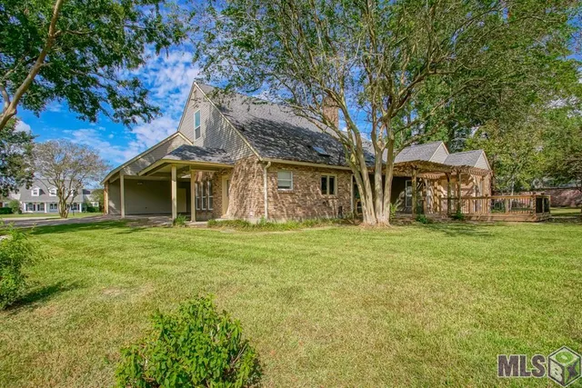 $460,000 | 1930 South Houmas Avenue, Gonzales, LA 70737