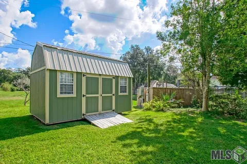 $460,000 | 1930 South Houmas Avenue, Gonzales, LA 70737