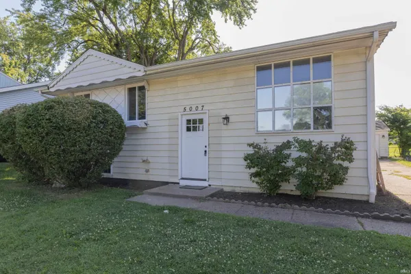 $225,000 | 5007 Manor Court, Evansville, IN 47710