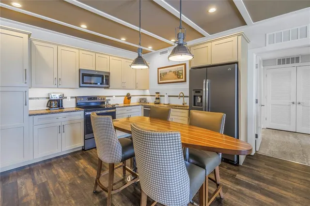 $725,000 | 5325 Marina Drive, Unit 128, Bradenton Beach, FL 34217