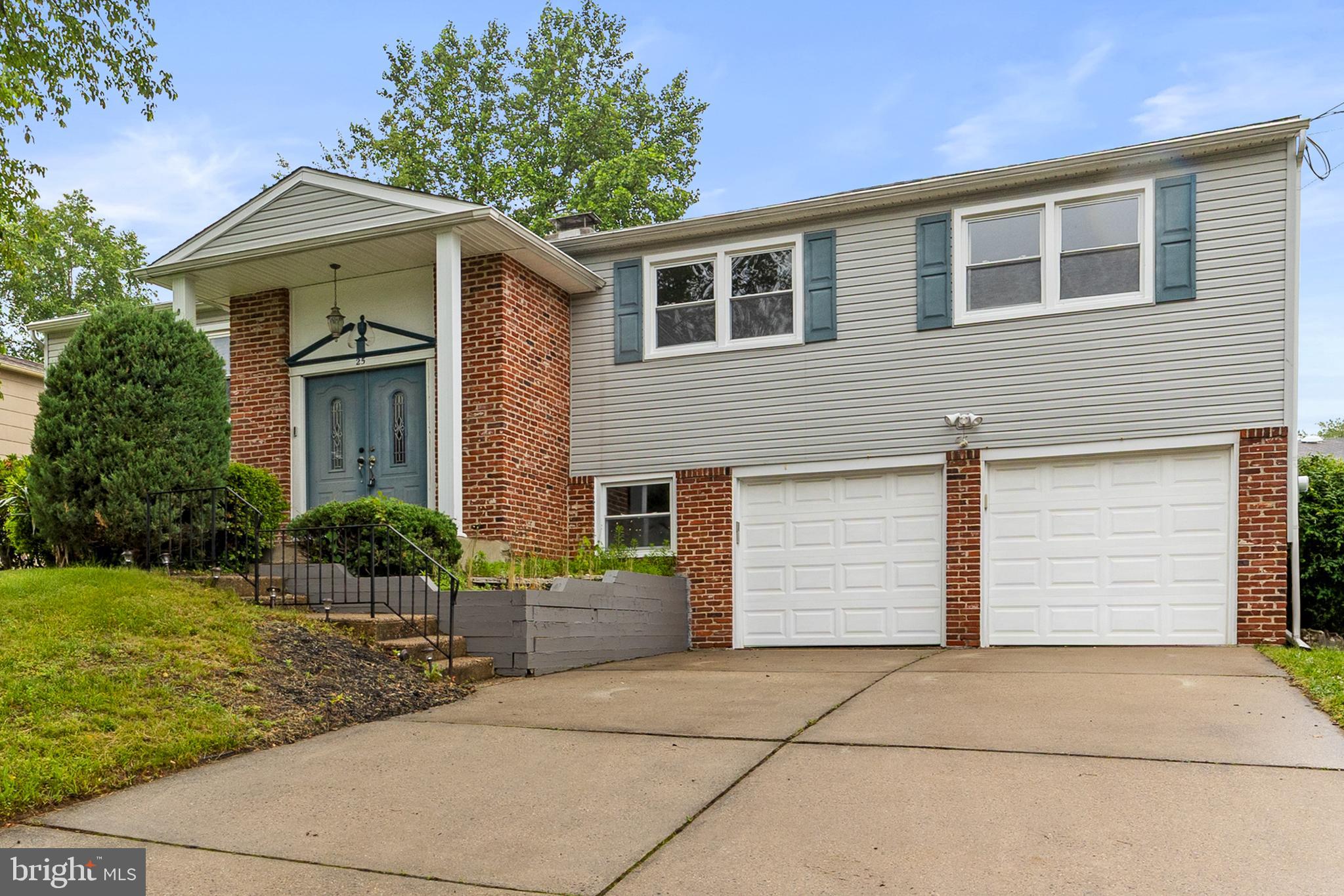 a front view of house with yard