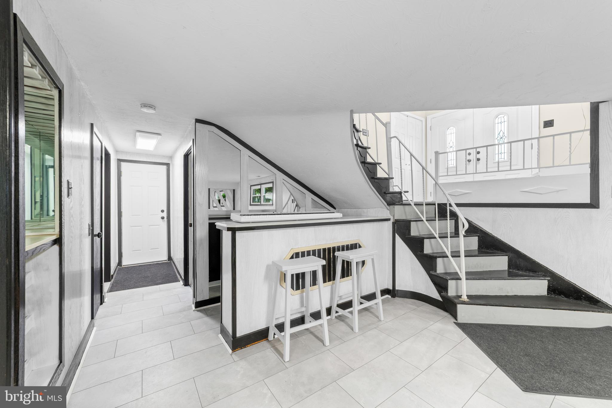 25 Clemson Road Cherry Hill, NJ 08034 - Photo 7 of 34 a view of entryway