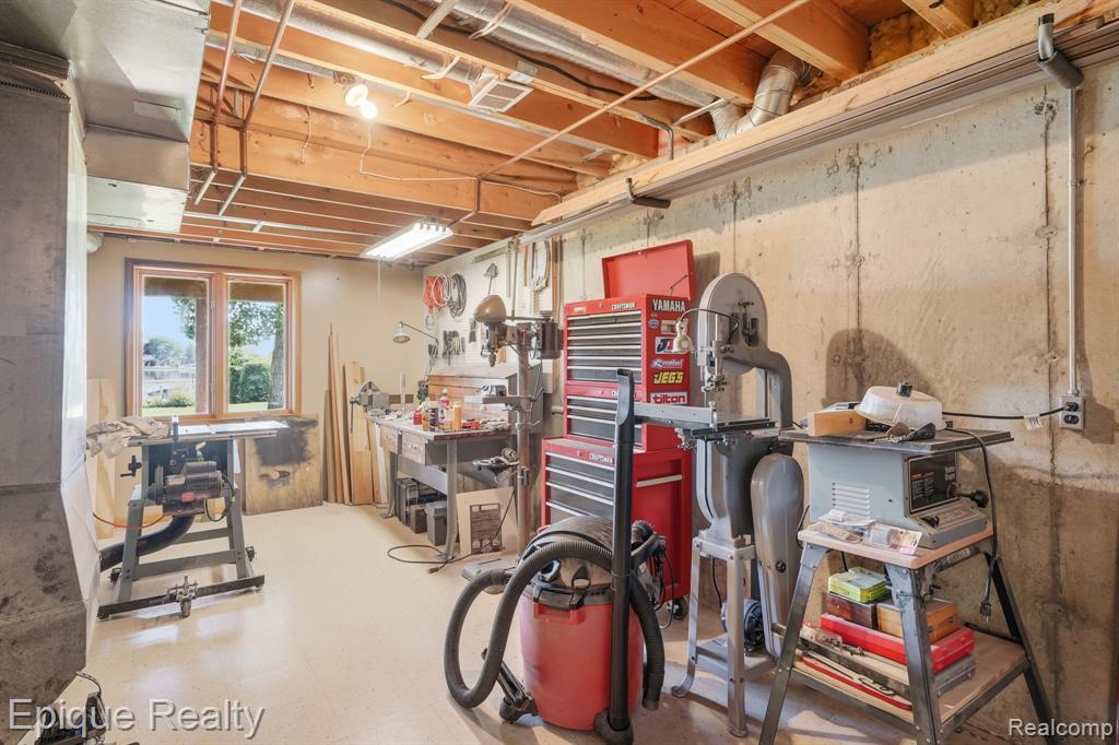 239 Pine Tree Road Lake Orion, MI 48362 - Photo 33 of 51 Gallery Image 33