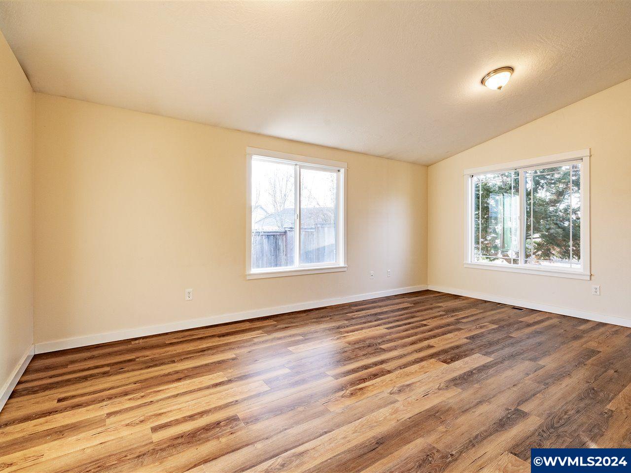 821 Northeast Trinity Street Albany, OR 97322 - Photo 5 of 21 Gallery Image 5