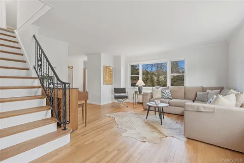 $1,097,000 | 32 Sherwood Drive, Larchmont, NY 10538