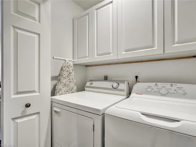 $779,000 | 421 Countryside Drive, Naples, FL 34104