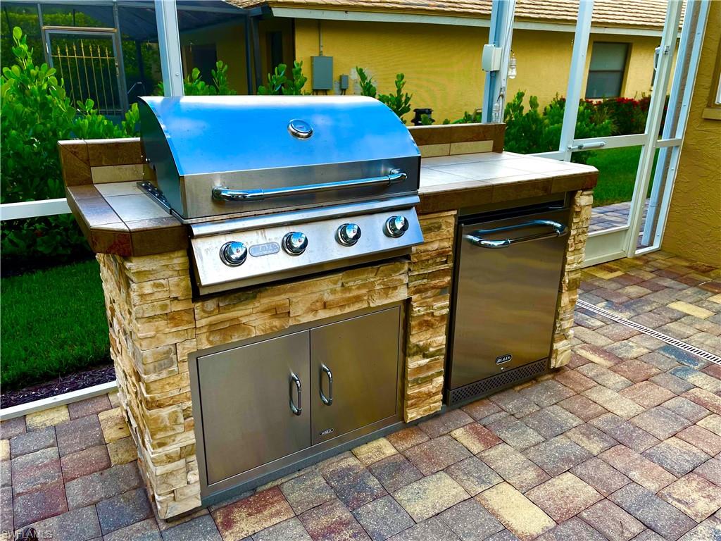 421 Countryside Drive Naples, FL 34104 - Photo 5 of 44 Outdoor Grill