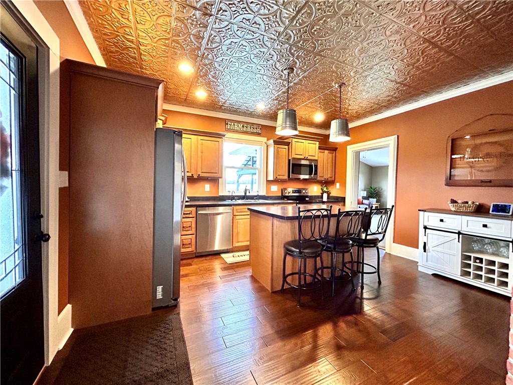 2086 Scheyhing Road Lewisburg, OH 45338 - Photo 29 of 29 This spacious kitchen offers ample room for culinary endeavors and gatherings.