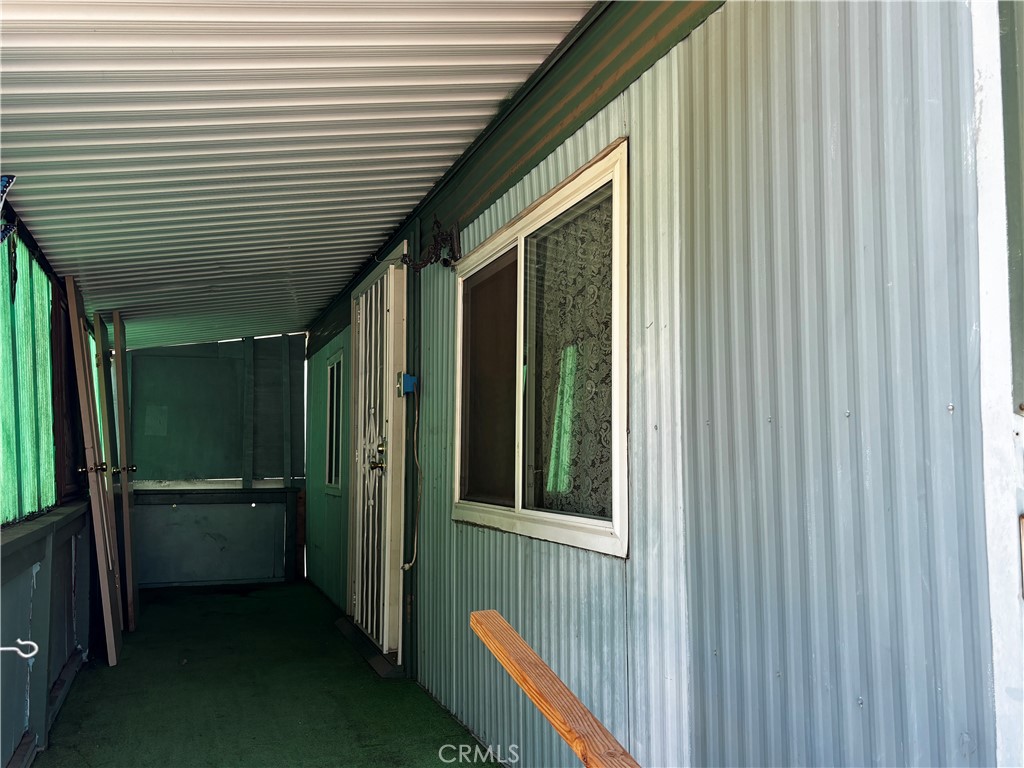 567 East Lassen, Unit 206 Chico, CA 95973 - Photo 5 of 28 3 sided porch