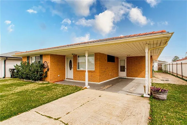 $225,000 | 7525 Asteroid Drive, Violet, LA 70092