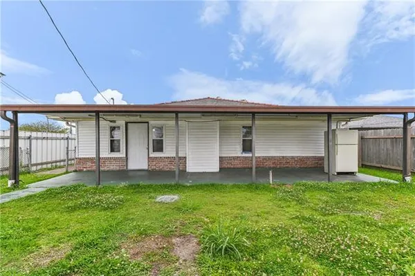 $200,000 | 7525 Asteroid Drive, Violet, LA 70092