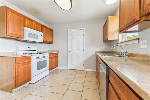 $200,000 | 7525 Asteroid Drive, Violet, LA 70092
