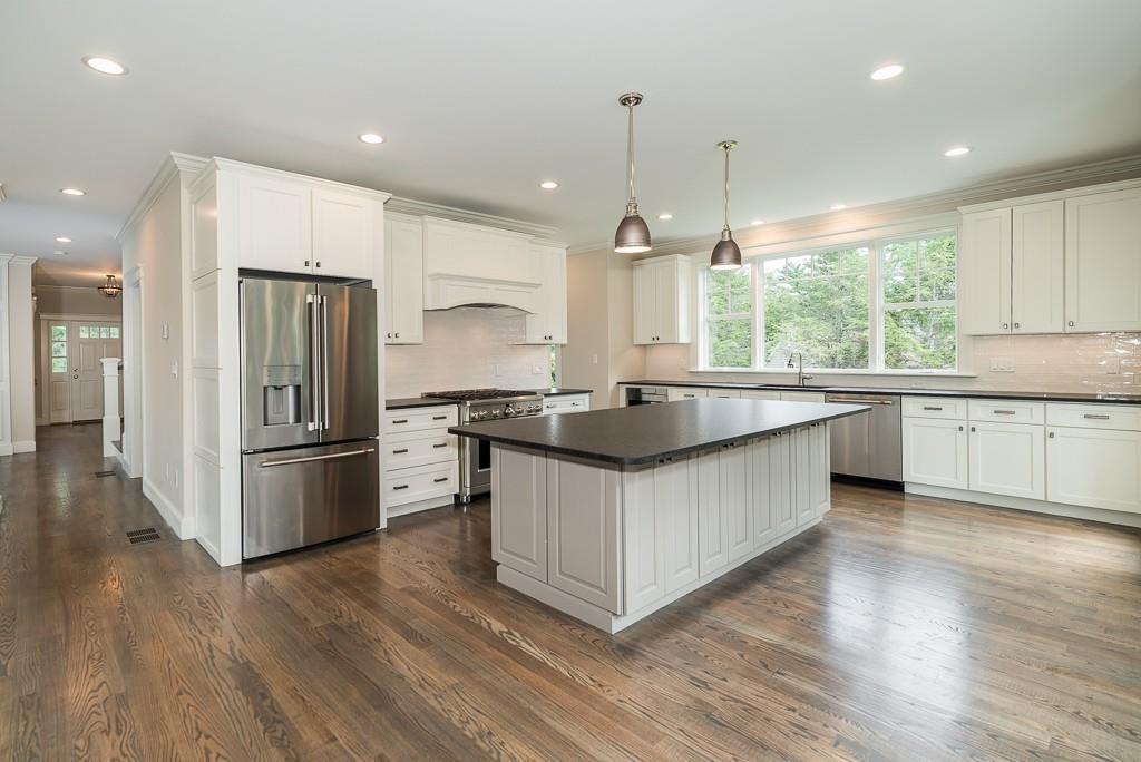 10 Whitehall Circle Beverly, MA 01915 - Photo 7 of 24