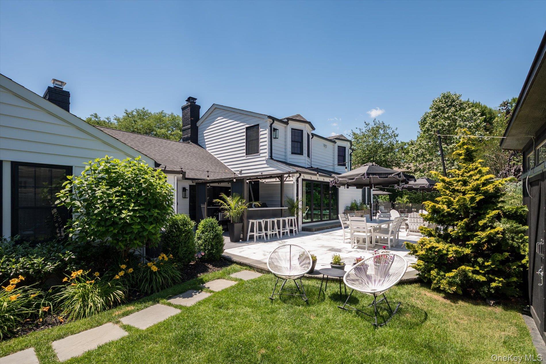 131 Fairview Road Massapequa, NY 11758 - Photo 4 of 50