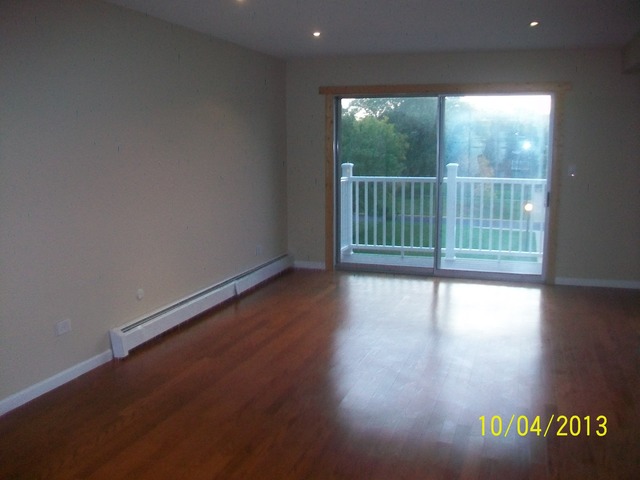 918 Ridge Square, Unit 313 Elk Grove Village, IL 60007 - Photo 3 of 8