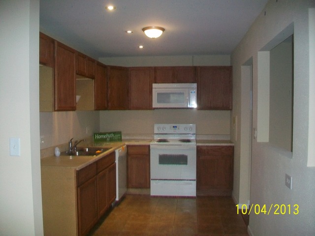 918 Ridge Square, Unit 313 Elk Grove Village, IL 60007 - Photo 5 of 8