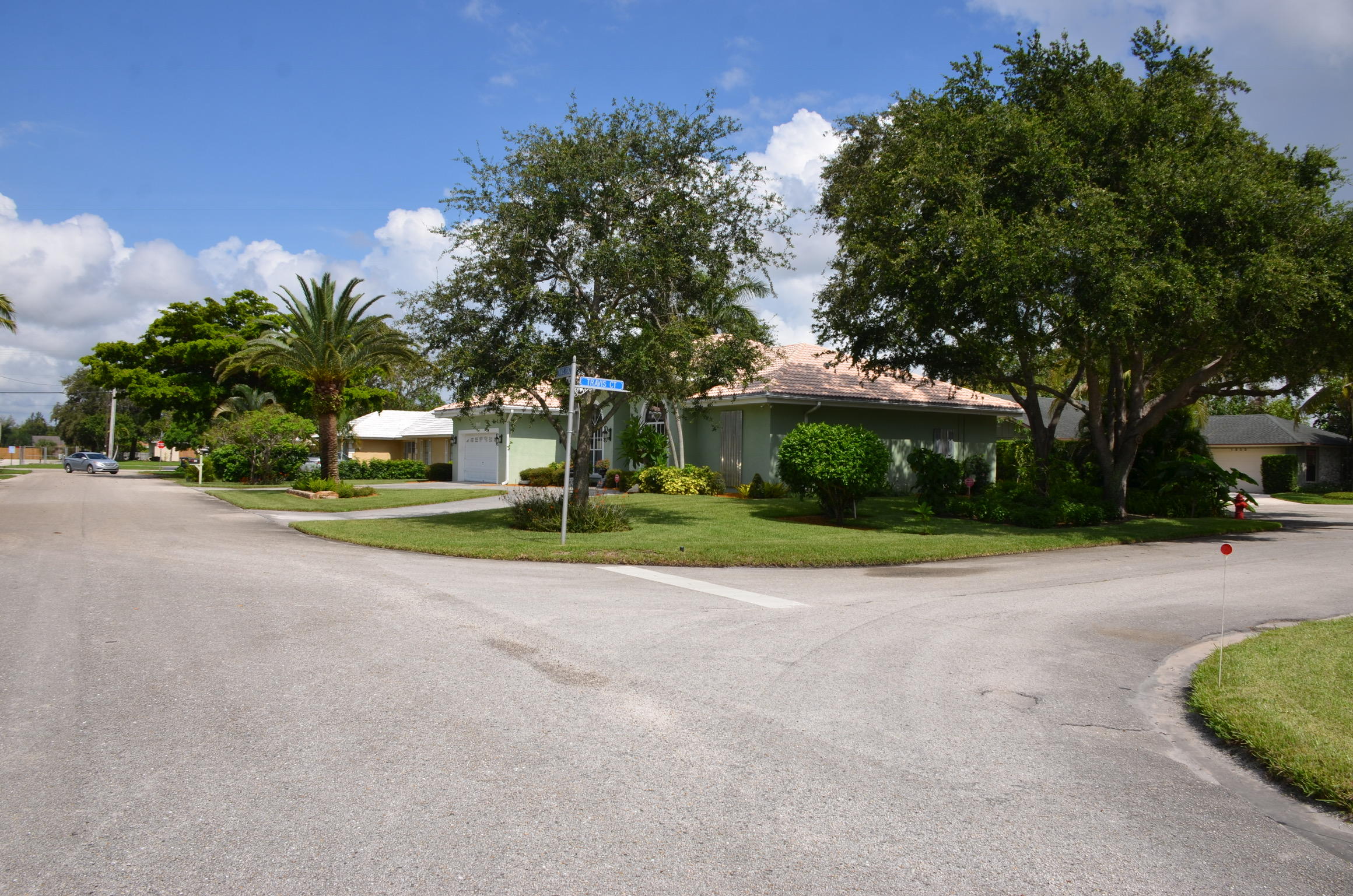 1900 Travis Road Lake Clarke Shores, FL 33406 - Photo 3 of 57 2201ABA7-ADA8-4F73-BE44-A50081D64A66