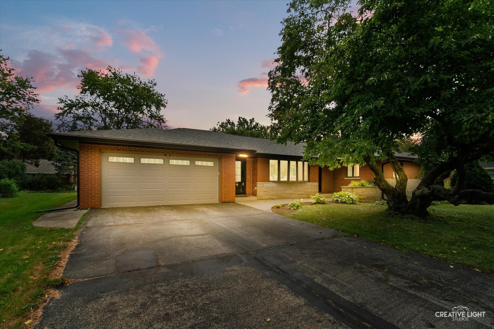 390 L R A Drive Aurora, IL 60506 - Photo 1 of 40 Gallery Image 1