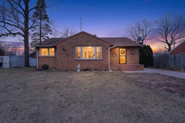 $195,000 | 2020 Cottage Avenue, Beloit, WI 53511