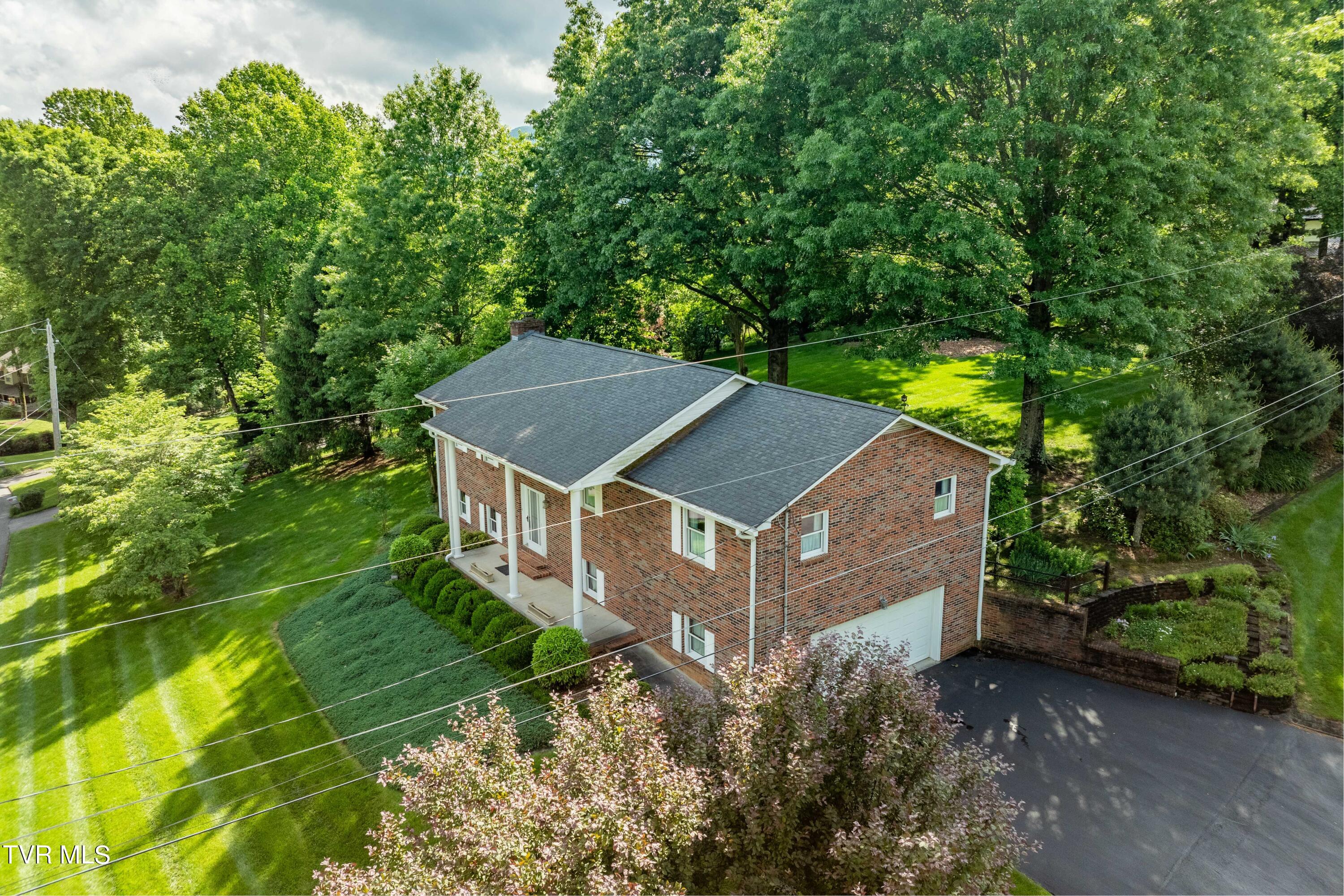 150 Heather Lane Johnson City, TN 37601 - Photo 14 of 82 150 Heather Ln (13 of 82)