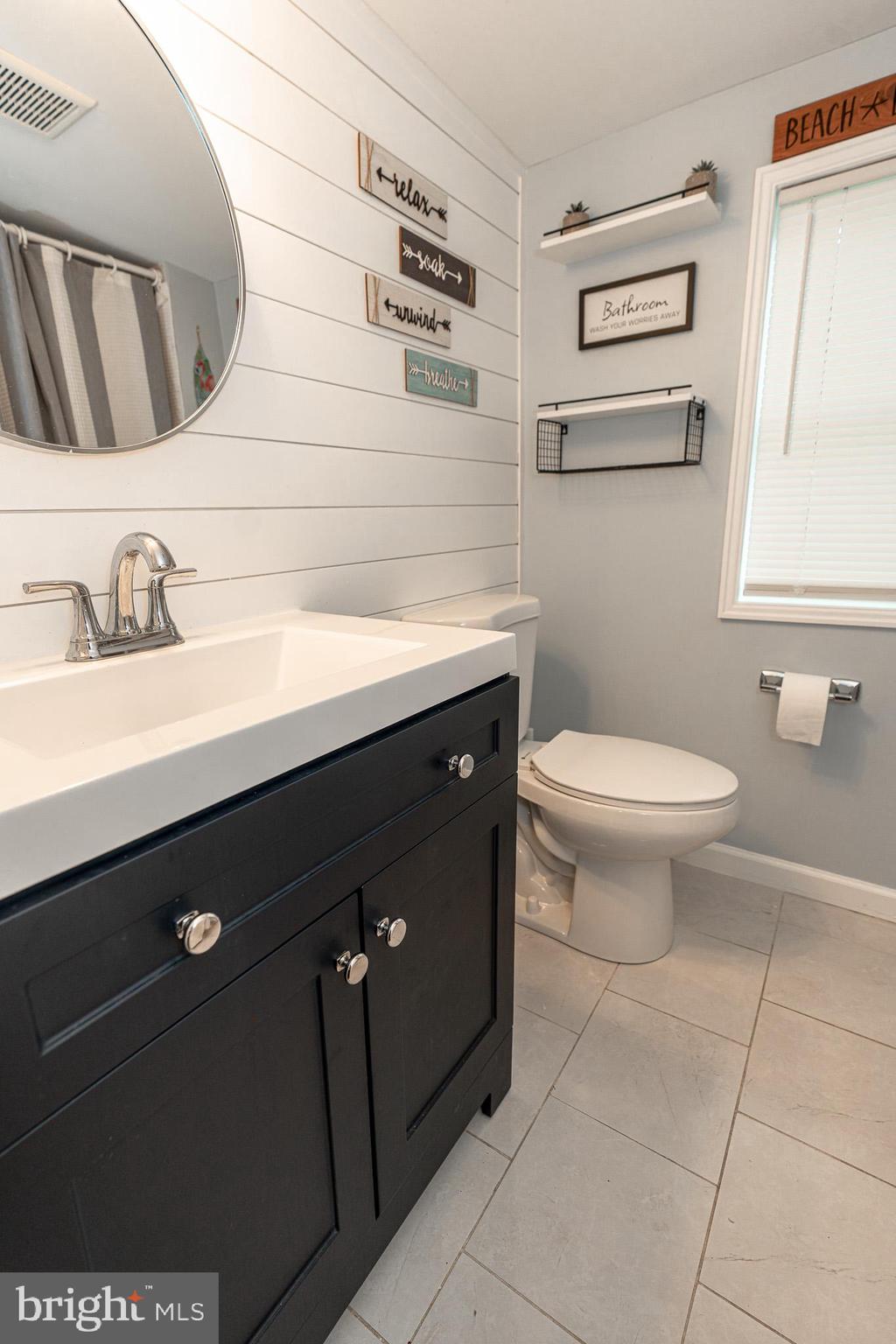 220 Pinewood Road Baltimore, MD 21222 - Photo 23 of 45