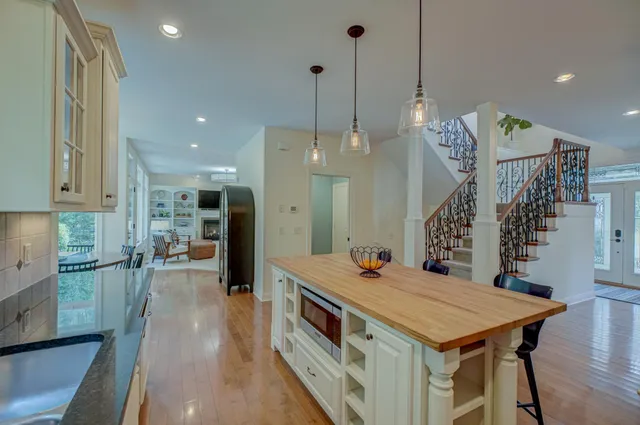 $685,000 | 3328 Anric Drive, Eau Claire, WI 54701