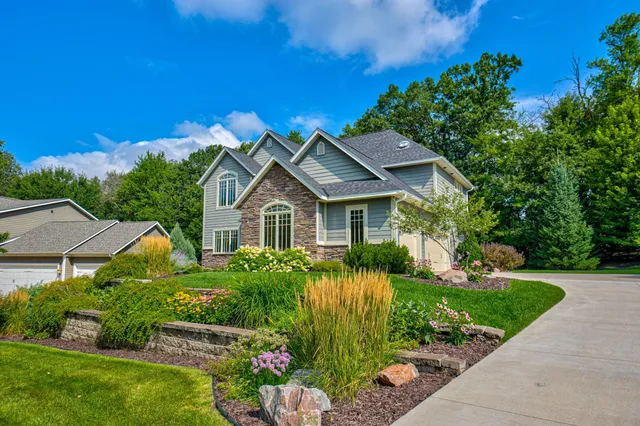 $685,000 | 3328 Anric Drive, Eau Claire, WI 54701