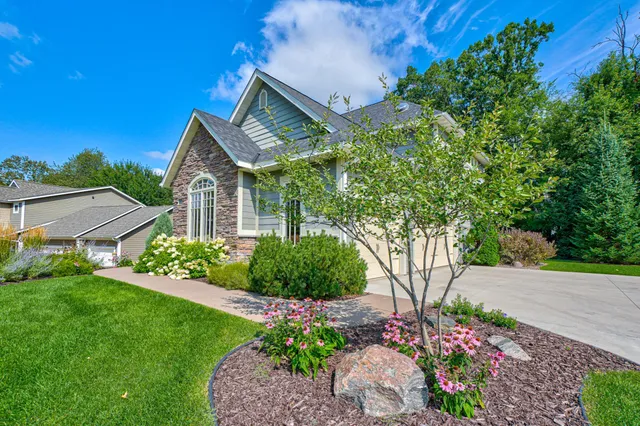 $685,000 | 3328 Anric Drive, Eau Claire, WI 54701