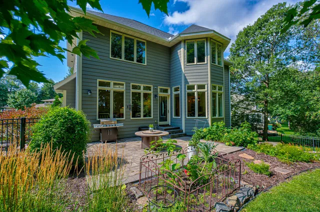 $685,000 | 3328 Anric Drive, Eau Claire, WI 54701