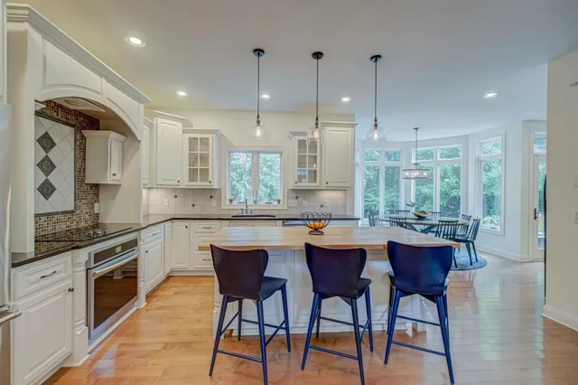 $685,000 | 3328 Anric Drive, Eau Claire, WI 54701