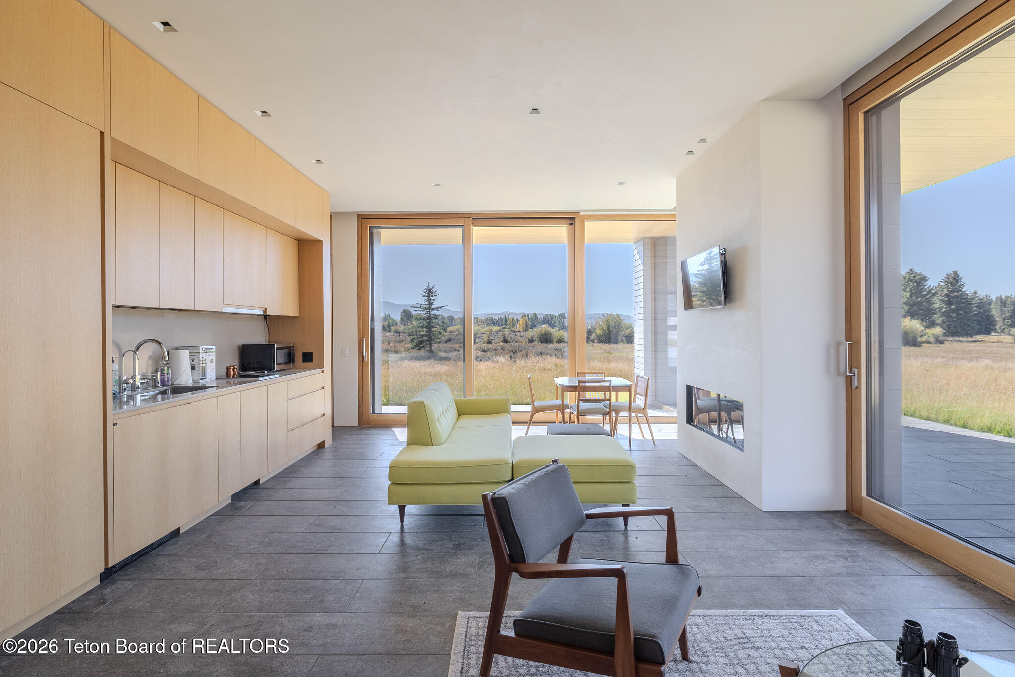 7020 North Bar B Bar River Road Jackson, WY 83001 - Photo 32 of 42 Guest House Living