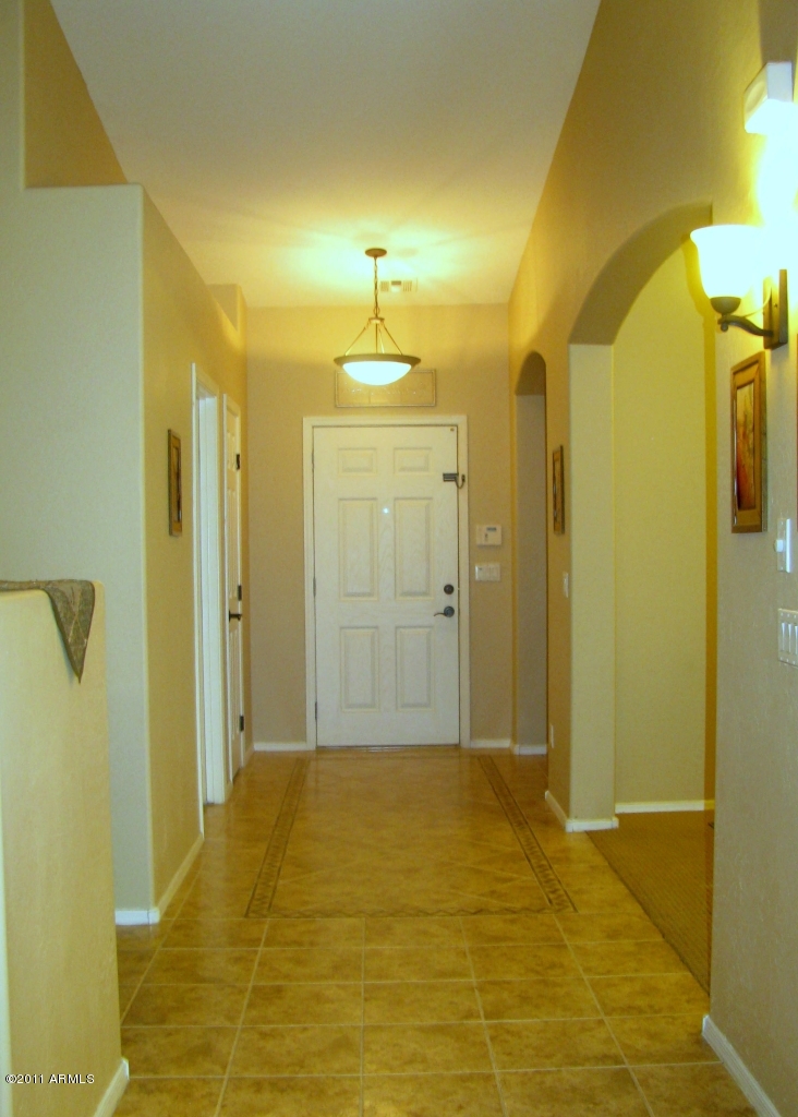 7335 West Payson Road Phoenix, AZ 85043 - Photo 2 of 24 Entrance way