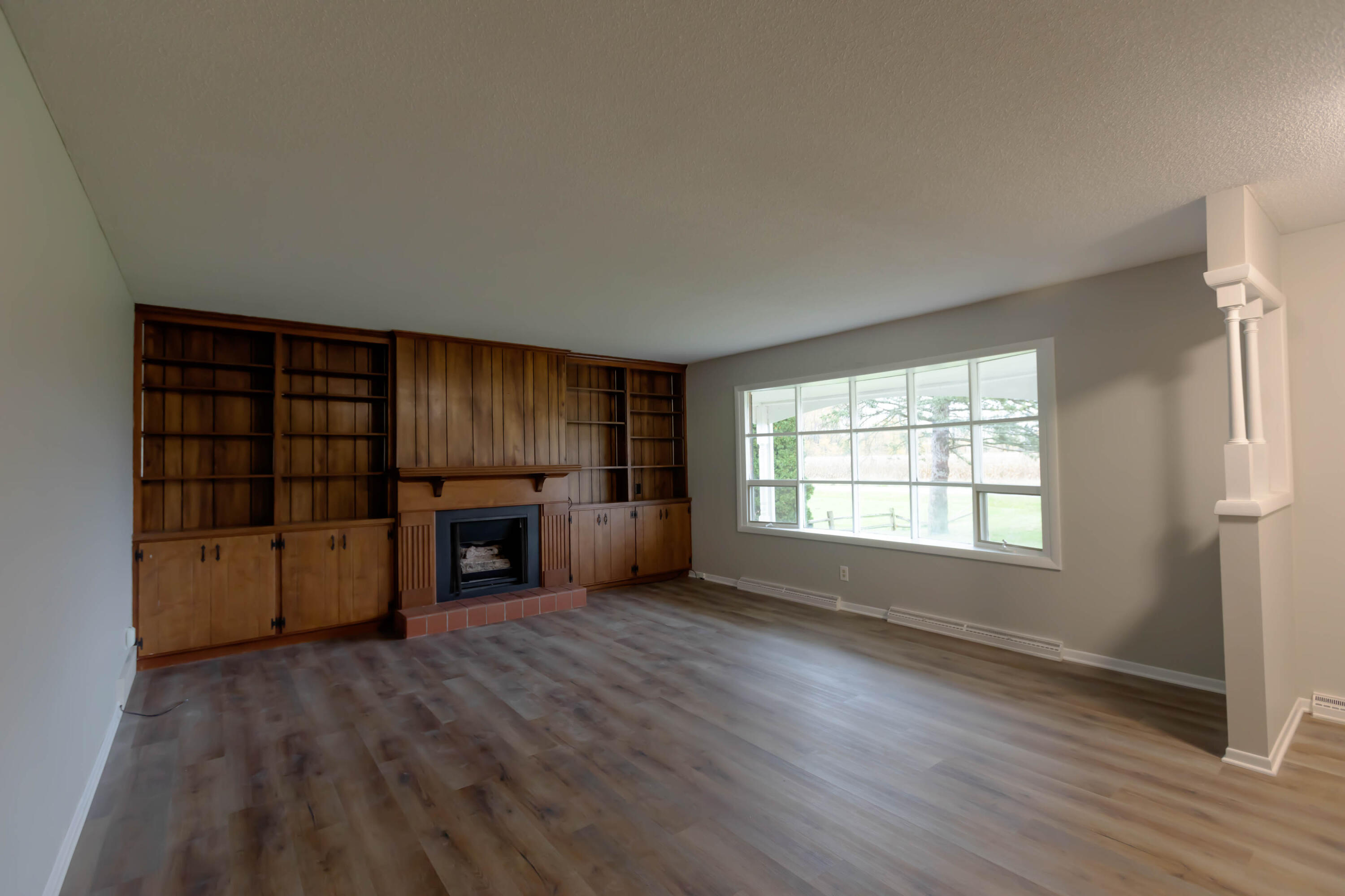 5630 Tilly Road St. Joseph, MI 49085 - Photo 11 of 16 05_living_room_1