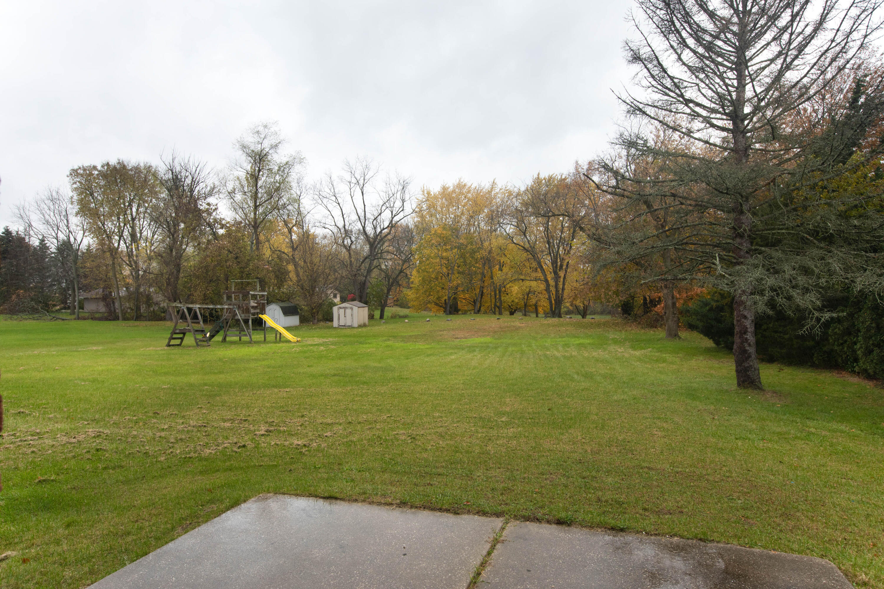 5630 Tilly Road St. Joseph, MI 49085 - Photo 9 of 16 16_backyard_1